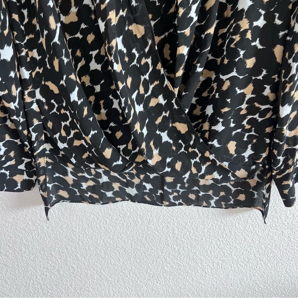 Vince Camuto Women’s Animal Print Black and Gold Long Sleeve Blouse - Picture 3 of 12